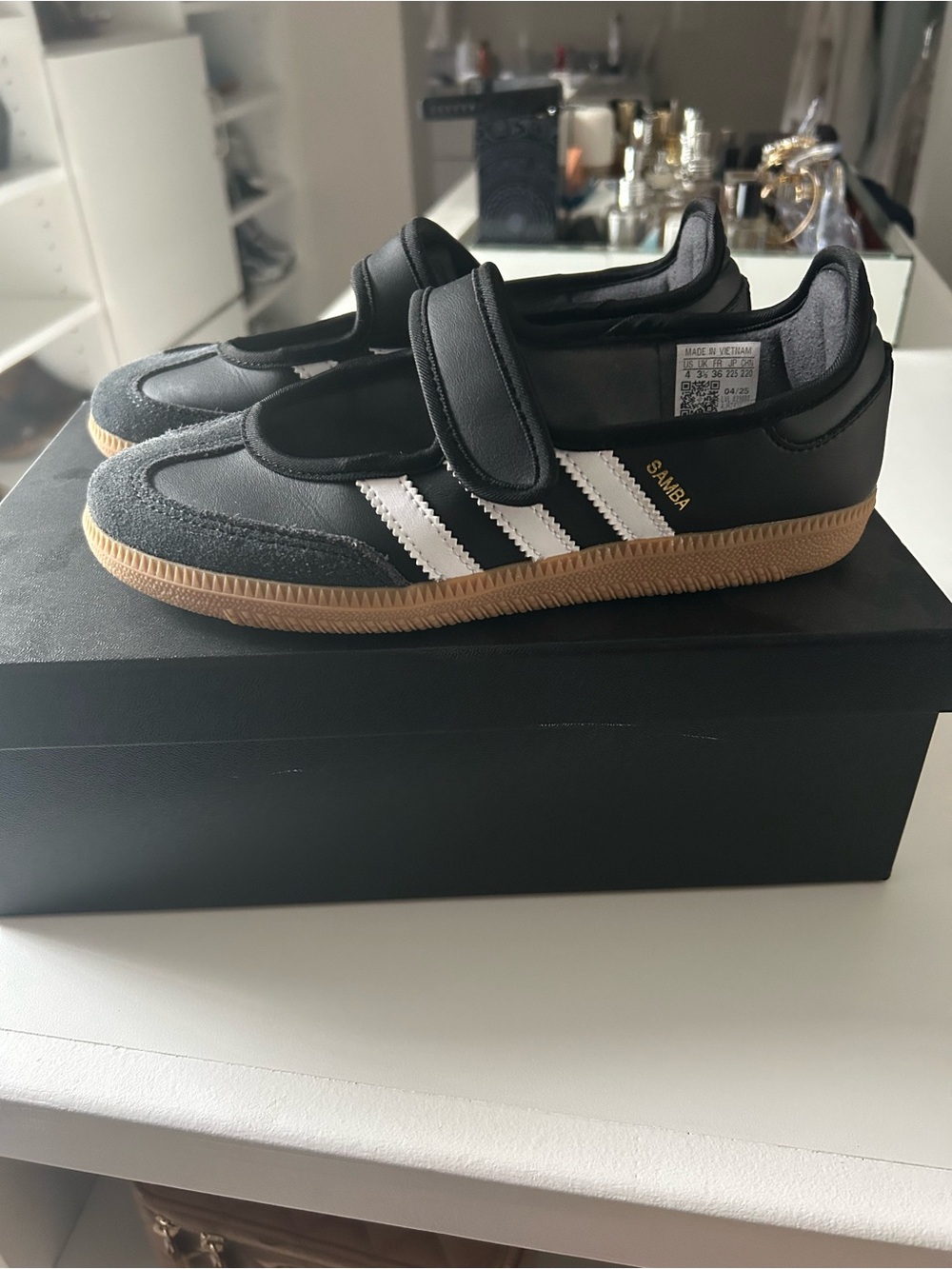 adidas Kids Samba Velcro Sneakers in Black White and Gum sz 4